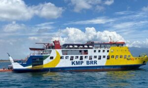 Kapal penyeberangan ferry milik PT ASDP berlayar di perairan Aceh. Foto Antara Kapal penyeberangan ferry milik PT ASDP berlayar di perairan Aceh. Foto Antara