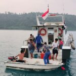 Petugas saat patroli di kawasan Anak Gunung Krakatau. Foto Antara