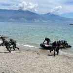 Satuan Tugas (Satgas) Operasi Trisila II TNI Angkatan Laut (TNI AL) Tahun 2026 melaksanakan latihan pendaratan di kawasan Pantai Kampung Nelayan, Kelurahan Talise, Kecamatan Mantikulore, Kota Palu, Senin (1/6/2026). Foto Antara