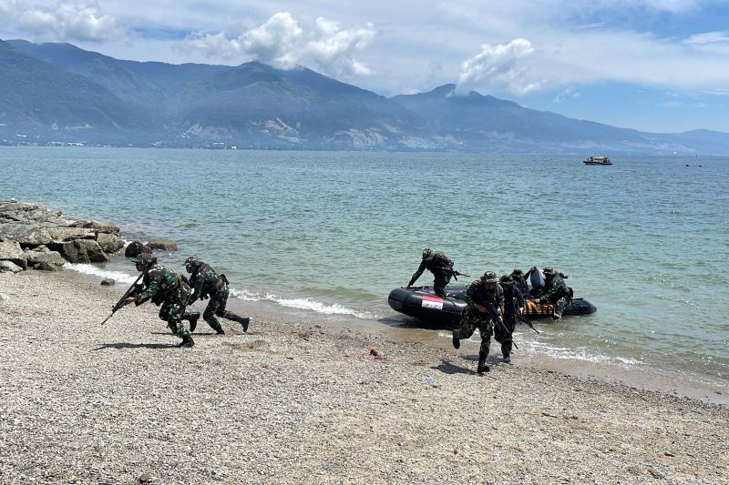 Satuan Tugas (Satgas) Operasi Trisila II TNI Angkatan Laut (TNI AL) Tahun 2026 melaksanakan latihan pendaratan di kawasan Pantai Kampung Nelayan, Kelurahan Talise, Kecamatan Mantikulore, Kota Palu, Senin (1/6/2026). Foto Antara Satuan Tugas (Satgas) Operasi Trisila II TNI Angkatan Laut (TNI AL) Tahun 2026 melaksanakan latihan pendaratan di kawasan Pantai Kampung Nelayan, Kelurahan Talise, Kecamatan Mantikulore, Kota Palu, Senin (1/6/2026). Foto Antara