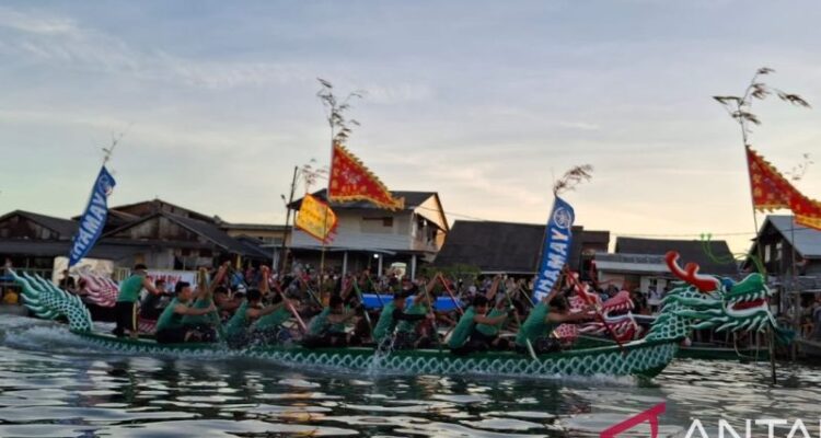 Perlombaan Dragon Boat Race 2026 di Kota Tanjungpinang, Kepulauan Riau (Kepri) menjadi daya tarik wisata budaya dan bahari, Sabtu (27/6/2026). Foto Antara