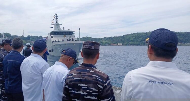 Bank Indonesia Perwakilan Aceh bersama TNI AL dan unsur pemerintah Aceh saat melepas keberangkatan ekspedisi rupiah berdaulat ke lima daerah kepulauan, di Sabang, Aceh, Kamis (18/6/2026). Foto Antara