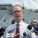 Duta Besar Inggris untuk Indonesia Dominic Jermey berbicara dengan media dalam wawancara singkat setelah penyambutan kapal patroli Angkatan Laut Inggris, HMS Tamar, di Jakarta, Rabu (17/6/2026). Foto Antara