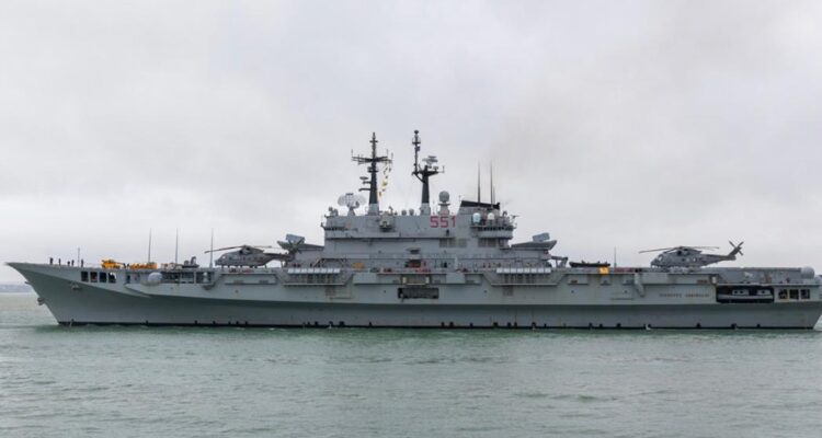 Kapal induk Giuseppe Garibaldi yang akan dibeli TNI AL. Foto: Indomaritim.com/Ist