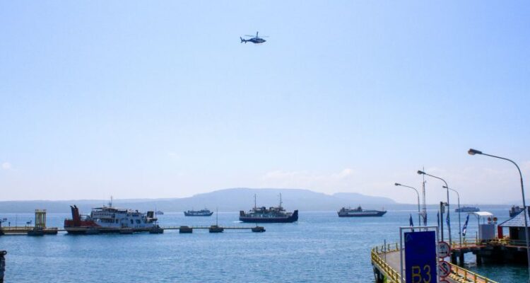 Antrian Kapal feri di Pelabuhan Ketapang, Banyuwangi, Jawa Timur. Foto Antara