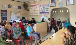 Ombudsman Provinsi Kepulauan Bangka Belitung saat melakukan pengawasan dan sosialisasi tugas fungsi Ombudsman Republik Indonesia di Wilayah Kepulauan Pongok Kabupaten Bangka Selatan. Foto Antara