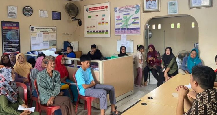 Ombudsman Provinsi Kepulauan Bangka Belitung saat melakukan pengawasan dan sosialisasi tugas fungsi Ombudsman Republik Indonesia di Wilayah Kepulauan Pongok Kabupaten Bangka Selatan. Foto Antara