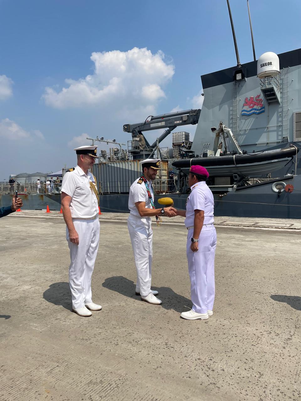 The Deputy Commander of Kodaeral III, Brigadier General (Mar) Dian Suryansah, welcomed the Commanding Officer of HMS Tamar, Commander TS Lindsey who was accompanied by the British Defence Attaché to Indonesia, Captain Paul Matthews, RN. HMS Tamar is making a four-day port visit to Jakarta from Wednesday, 17 June 2026. Indomaritim Photo/Haresti The Deputy Commander of Kodaeral III, Brigadier General (Mar) Dian Suryansah, welcomed the Commanding Officer of HMS Tamar, Commander TS Lindsey who was accompanied by the British Defence Attaché to Indonesia, Captain Paul Matthews, RN. HMS Tamar is making a four-day port visit to Jakarta from Wednesday, 17 June 2026. Indomaritim Photo/Haresti