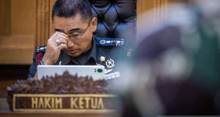 Hakim Ketua Kolonel Chk Fredy Ferdian Isnartanto memimpin sidang pembacaan putusan di Pengadilan Militer II-08, Jakarta, Rabu (10/6/2026). Majelis hakim memvonis keempat terdakwa tersebut yakni Serda Edi Sudarko selama tiga tahun dan enam bulan penjara, Lettu Budhi Hariyanto Widhi Cahyono dua tahun dan enam bulan penjara, Kapten Nandala Dwi Prasetya dua tahun penjara, dan Lettu Sami Lakka selama satu tahun dan enam bulan penjara serta pidana tambahan berupa pemecatan dari dinas militer khusus kepada Serda Edi dan Lettu Budhi. Foto Antara