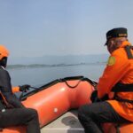 Tim SAR gabungan melakukan proses pencarian terhadap pria yang dilaporkan tenggelam di Waduk Jatilhur, Purwakarta, Jawa Barat, Rabu (22/7/2026). Sumber foto: Antara