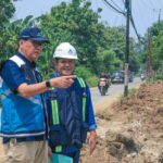 Ilustrasi - Direktur Utama (Dirut) Perum Jasa Tirta II (PJT II) Imam Santoso melakukan kunjungan kerja ke Desa Sriamur, Kecamatan Tambun Utara, Kabupaten Bekasi, Kamis (1/05). Sumber foto: Antara