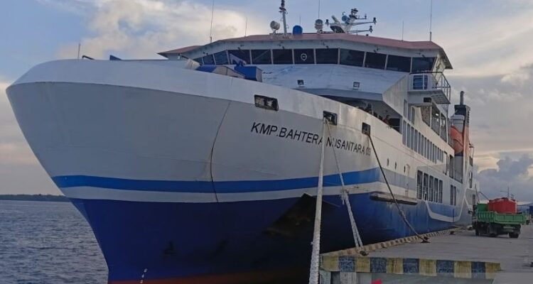 Kapal Motor Bahtera Nusantara 03 docked at Penagi Port, Ranai, Natuna. Photo Source: Antara