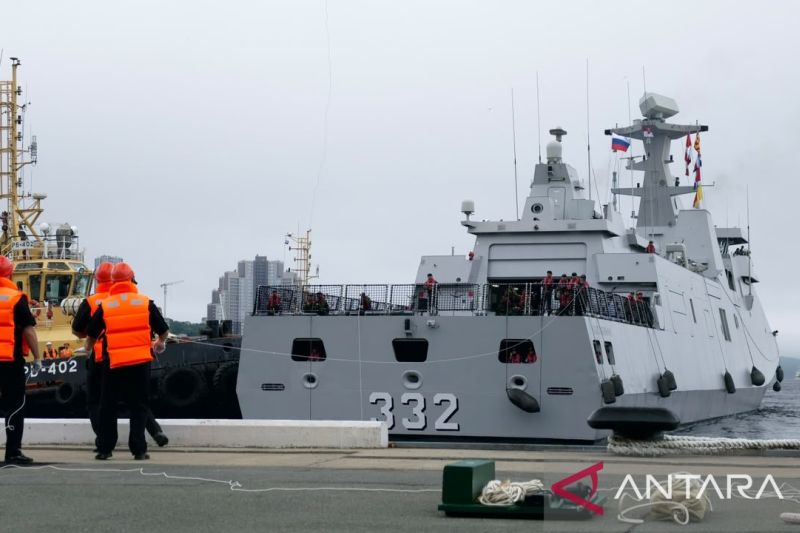 KRI I Gusti Ngurah Rai (GNR)-332 tiba di Vladivostok, Rusia, Kamis (23/7/2026). Sumber foto: Antara KRI I Gusti Ngurah Rai (GNR)-332 tiba di Vladivostok, Rusia, Kamis (23/7/2026). Sumber foto: Antara