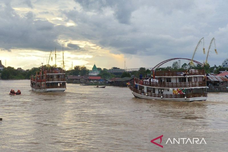 Kapal wisata susur sungai di Sungai Kahayan Kota Palangka Raya beberapa waktu lalu. Foto Antara