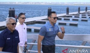Menteri Koordinator Bidang Infrastruktur dan Pembangunan Kewilayahan Agus Harimurti Yudhoyono (AHY) tinjau pengembangan marina di Pelabuhan Benoa, Denpasar, Selasa (21/7/2026). Sumber foto: Antara Menteri Koordinator Bidang Infrastruktur dan Pembangunan Kewilayahan Agus Harimurti Yudhoyono (AHY) tinjau pengembangan marina di Pelabuhan Benoa, Denpasar, Selasa (21/7/2026). Sumber foto: Antara