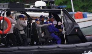 Kapolda Sultra Himawan Bayu Aji saat melakukan patroli di wilayah Perairan Sulawesi Tenggara, Jumat (10/7/2026). Foto Antara Kapolda Sultra Himawan Bayu Aji saat melakukan patroli di wilayah Perairan Sulawesi Tenggara, Jumat (10/7/2026). Foto Antara