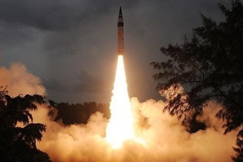 Kementerian Pertahanan China mengatakan bahwa peluncuran rudal balistik antar benua (ICBM) pertama miliknya sepenuhnya sah dan masuk akal, sebagaimana dilaporkan media lokal pada Kamis (26/9/2024). Foto Antara