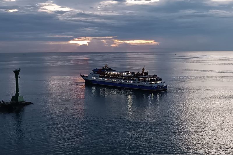 Ilustrasi: KM Barcelona keluar dari Pelabuhan Manado menuju wilayah kepulauan. Foto Antara Ilustrasi: KM Barcelona keluar dari Pelabuhan Manado menuju wilayah kepulauan. Foto Antara