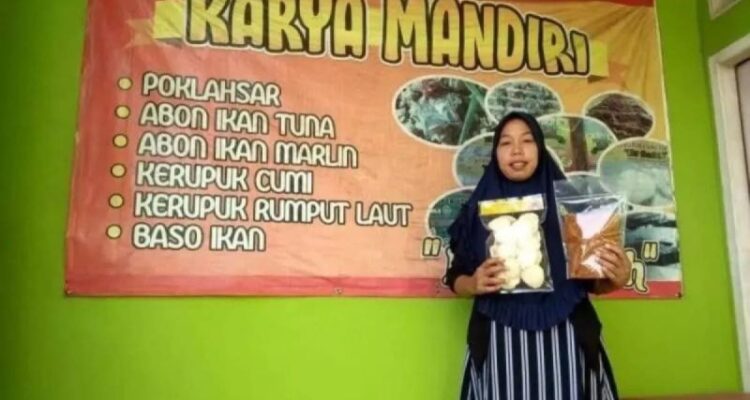Pelaku usaha mikro kecil dan menengah (UMKM) berbasis olahan ikan pelagis di pesisir selatan Kabupaten Lebak dapat menjadi andalan ekonomi masyarakat setempat. Sumber foto: Antara