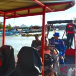Tim SAR gabungan yang terdiri atas personel Polairud Polda Gorontalo, Kantor Pencarian dan Pertolongan (Basarnas), TNI Angkatan Laut, dan Satuan Samapta Polres Pohuwato melakukan pencarian kapal motor cepat yang dilaporkan hilang kontak di perairan Teluk Tomini, Sabtu (25/7/2026). Sumber foto: Antara