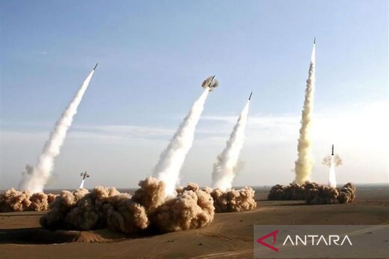 Ilustrasi - Serangan rudal oleh Iran. Sumber foto: Antara