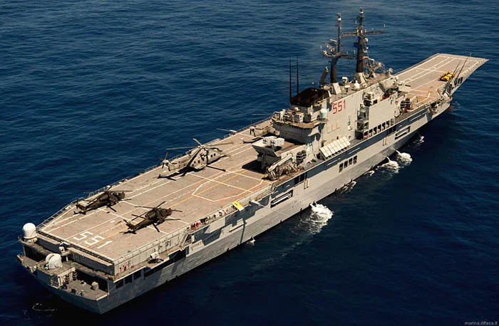 Kapal Induk Italia, ITS Giuseppe Garibaldi yang akan menjadi kapal induk pertama TNI AL. Sumber Foto: Indomaritim.com/Ist Kapal Induk Italia, ITS