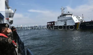 Crew members of the Marine and Fisheries Surveillance Directorate (PSDKP) of Indonesia's Ministry of Marine Affairs and Fisheries salute the marine and fisheries patrol vessel Orca 02 at the Former Presidential Pier in Tanjung Priok, North Jakarta, on Thursday, February 1, 2024. Antara Photo