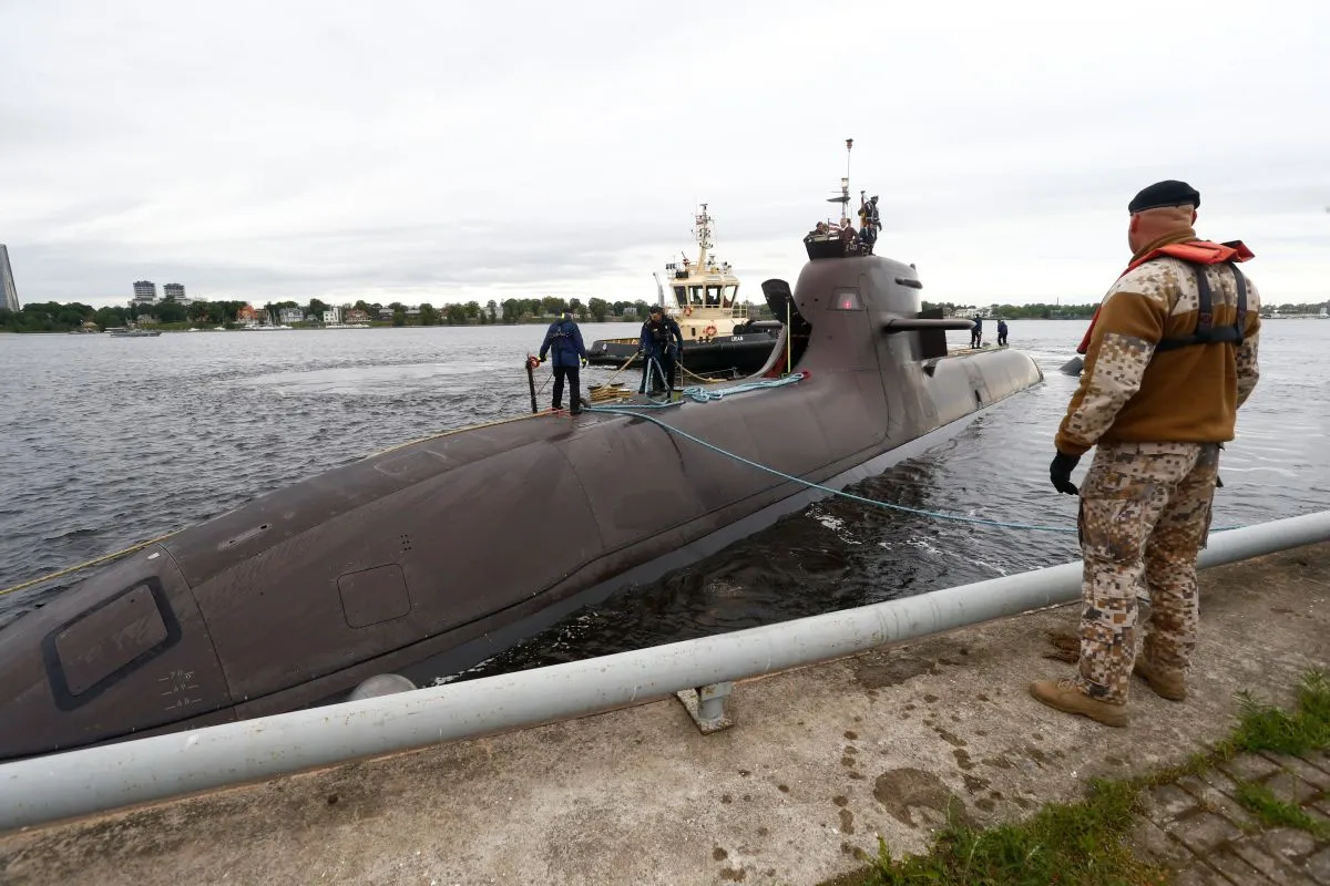 Arsip - Prajurit Angkatan Laut Jerman melabuhkan kapal selam U-33 di pelabuhan Riga, Latvia, pada Jumat (31/5/2019). Sumber foto: Antara Arsip - Prajurit Angkatan Laut Jerman melabuhkan kapal selam U-33 di pelabuhan Riga, Latvia, pada Jumat (31/5/2019). Sumber foto: Antara