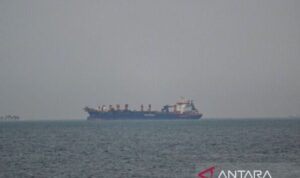 Ilustrasi - Kapal tanker melintas di selat Hormuz. Sumber foto: Antara