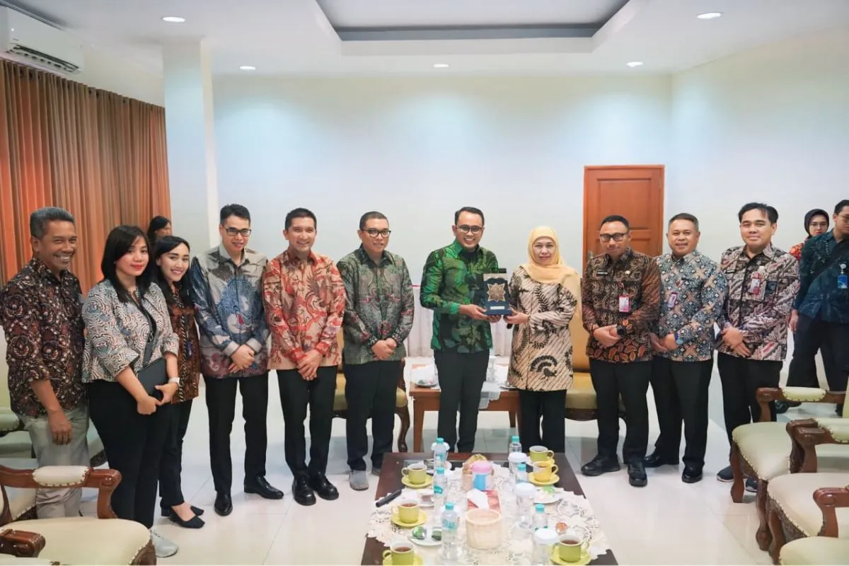 Pertemuan antara manajemen PT ASDP dan Pemprov Jawa Timur di Surabaya, Jatim, Kamis (2/7/2026). Foto Antara Pertemuan antara manajemen PT ASDP dan Pemprov Jawa Timur di Surabaya, Jatim, Kamis (2/7/2026). Foto Antara