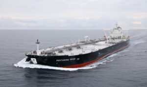 Kapal tanker raksasa "Pertamina Pride" milik PT Pertamina (Persero). Foto Antara.