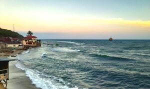 Kondisi cuaca di kawasan Teluk Tomini, pesisir selatan Provinsi Gorontalo, Jumat (24/07/2026). Sumber foto: Antara