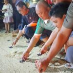 Wagub Kaltim Seno Aji (pertama dari kiri) bersama Wabup Berau Gamalis (nomor 2) dan sejumla. Foto Antara