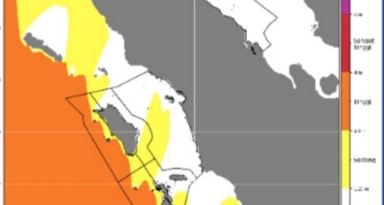 Kondisi sinoptik gelombang laut di sejumlah perairan Sumatera Utara.BMKG mengingatkan nelayan dan pemangku kepentingan lainnya agar waspada potensi terjadinya gelombang tinggi di sejumlah perairan Sumatera Utara yang dapat mencapai empat meter dampak angin kencang. Sumber foto: Antara