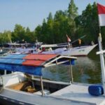 Sejumlah kapal nelayan dan kapal penumpang di Sangatta Kabupaten Kutai Timur Kaltim. Sumber foto: Antara