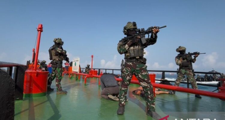 Koarmada III gelar latihan Operasi Mengatasi Gerakan Separatis Bersenjata Tahun Anggaran 2026 di Kota Sorong, Sabtu (29/8/2026). Sumber foto: Antara
