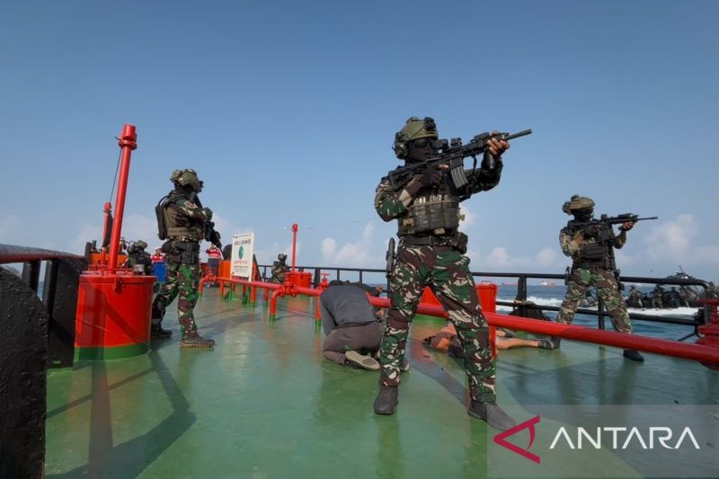 Koarmada III gelar latihan Operasi Mengatasi Gerakan Separatis Bersenjata Tahun Anggaran 2026 di Kota Sorong, Sabtu (29/8/2026). Sumber foto: Antara Koarmada III gelar latihan Operasi Mengatasi Gerakan Separatis Bersenjata Tahun Anggaran 2026 di Kota Sorong, Sabtu (29/8/2026). Sumber foto: Antara