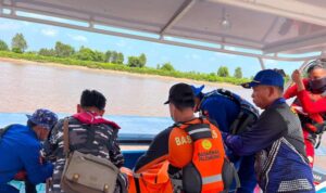 Proses evakuasi korban tenggelam di di Sungai Baung, Kecamatan Air Sugihan, Kabupaten Ogan Komering Ilir (OKI), Sumatera Selatan, Sabtu (8/8/2026). Sumber foto: Antara Proses evakuasi korban tenggelam di di Sungai Baung, Kecamatan Air Sugihan, Kabupaten Ogan Komering Ilir (OKI), Sumatera Selatan, Sabtu (8/8/2026). Sumber foto: Antara