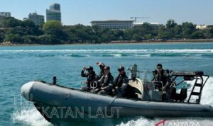 TNI AL dan Royal Australian Navy (RAN) melakukan latihan Minor War Vessel (MWV) dan penegakan hukum laut dalam ajang Cassowary Exercise di Australia, Jumat (31/7/2026). Sumber foto: Antara TNI AL dan Royal Australian Navy (RAN) melakukan latihan Minor War Vessel (MWV) dan penegakan hukum laut dalam ajang Cassowary Exercise di Australia, Jumat (31/7/2026). Sumber foto: Antara