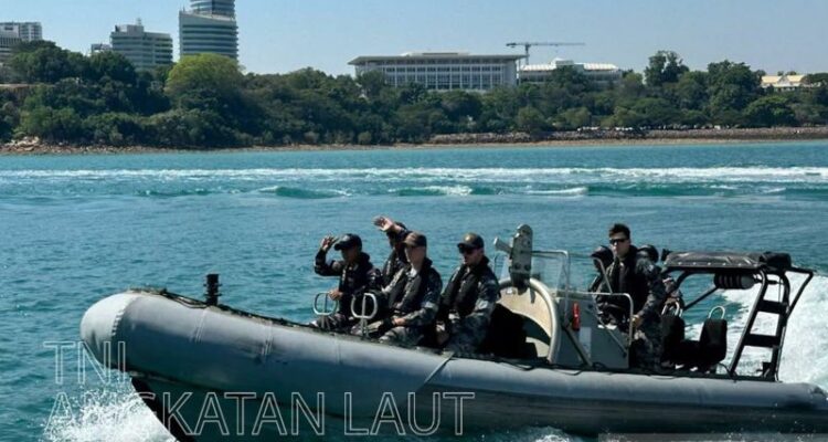 TNI AL dan Royal Australian Navy (RAN) melakukan latihan Minor War Vessel (MWV) dan penegakan hukum laut dalam ajang Cassowary Exercise di Australia, Jumat (31/7/2026). Sumber foto: Antara