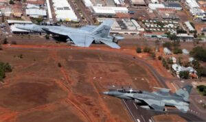 Indonesian Air Force (TNI AU) Chief of Staff Air Marshal Mohamad Tonny Harjono aboard a T-50i fighter jet (right) maneuvers in mid-air alongside Royal Australian Air Force (RAAF) Chief of Air Force Air Marshal Stephen Chappell flying an F/A-18 Hornet (left) over the skies of Darwin, Australia, on Tuesday (August 4, 2026). Photo source: Antara News Agency Indonesian Air Force (TNI AU) Chief of Staff Air Marshal Mohamad Tonny Harjono aboard a T-50i fighter jet (right) maneuvers in mid-air alongside Royal Australian Air Force (RAAF) Chief of Air Force Air Marshal Stephen Chappell flying an F/A-18 Hornet (left) over the skies of Darwin, Australia, on Tuesday (August 4, 2026). Photo source: Antara News Agency