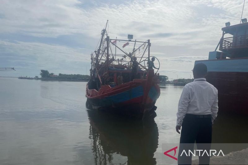 Aktivitas di TPI Kejawanan Kota Cirebon, Jawa Barat. Sumber foto: Antara