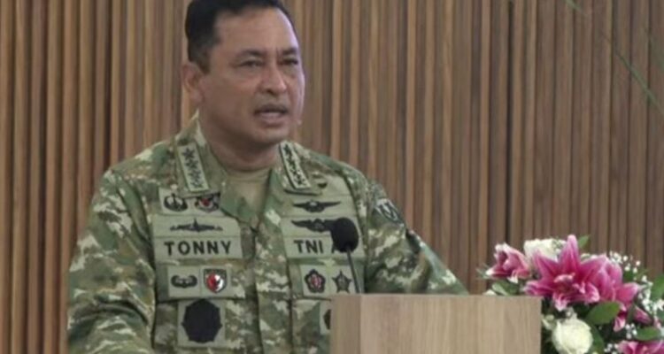 Kepala Staf TNI AU (KSAU) Marsekal Pertama TNI Mohamad Tonny Harjono saat menjadi keynote speech Seminar Nasional Hukum Udara yang disiarkan secara langsung lewat kanal Youtube Airmentv, Kamis (20/8/2026). Sumber foto: Antara