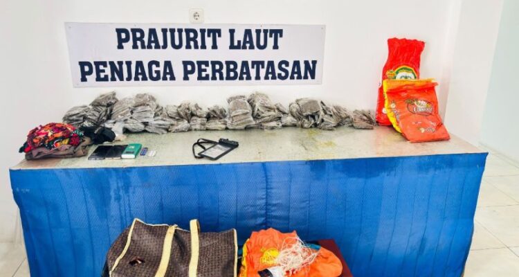 The Indonesian Navy’s Regional Command X foiled an attempt to smuggle 14 kilograms of marijuana from Papua New Guinea toward Jayapura, the capital of Papua Province, through Skouw Sae waters. Photo source: Antara News Agency