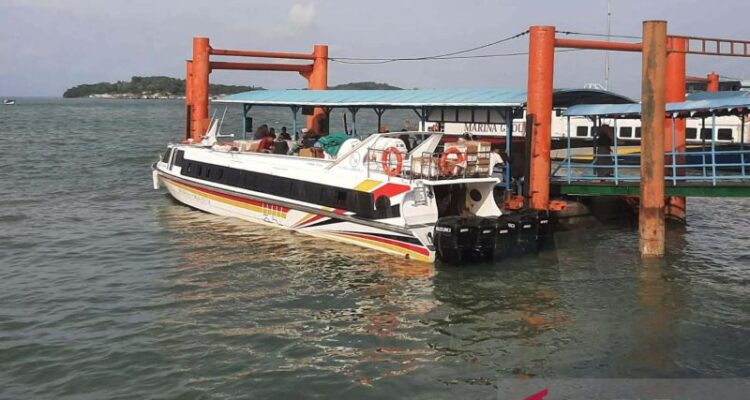 Speedboat bersandar di ponton Pelabuhan Sri Bintan Pura (SBP) Tanjungpinang, Kepulauan Riau. Sumber foto: Antara