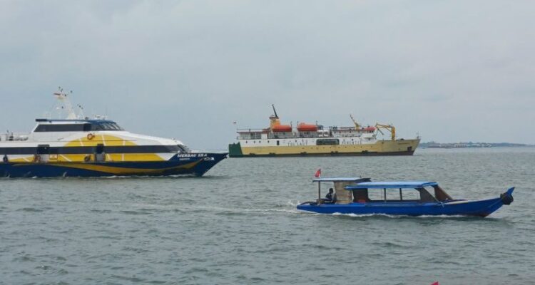 Transportasi laut menjadi moda utama yang menghubungkan konektivitas antarpulau di Provinsi Kepulauan Riau (Kepri), sebagai wilayah dengan geografis 96 persen lautan dan 2 persen daratan. Sumber foto: Antara
