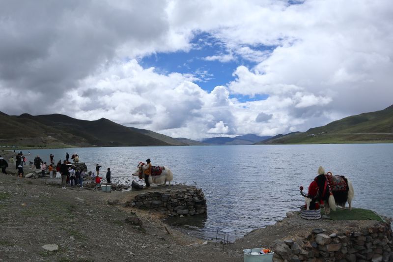 Danau Yamdrok di Daerah Otonom Xizang. Sumber Foto: Antara Danau Yamdrok di Daerah Otonom Xizang. Sumber Foto: Antara