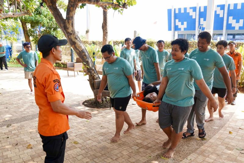 Kementerian Pariwisata mengadakan Pelatihan Peningkatan Keselamatan Wisata Bahari bagi sumber daya manusia pariwisata. Sumber foto: Antara Kementerian Pariwisata mengadakan Pelatihan Peningkatan Keselamatan Wisata Bahari bagi sumber daya manusia pariwisata. Sumber foto: Antara