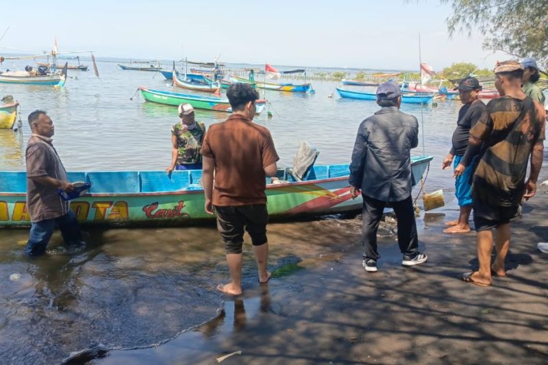 Tim BRIN-ITS riset kembangkan propeler kapal ikan di Pantai Bandaran, Desa/Kecamatan Dringu, Kabupaten Probolinggo, Rabu (12/8/2026). Sumber foto: Antara Tim BRIN-ITS riset kembangkan propeler kapal ikan di Pantai Bandaran, Desa/Kecamatan Dringu, Kabupaten Probolinggo, Rabu (12/8/2026). Sumber foto: Antara