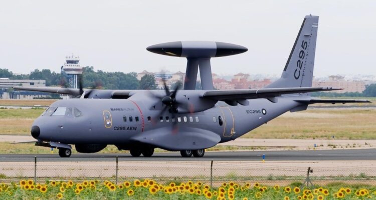 Ilustrasi - Pesawat pengintai (AWACS) jenis Boeing E-3B Sentry milik AS. Sumber foto: Antara